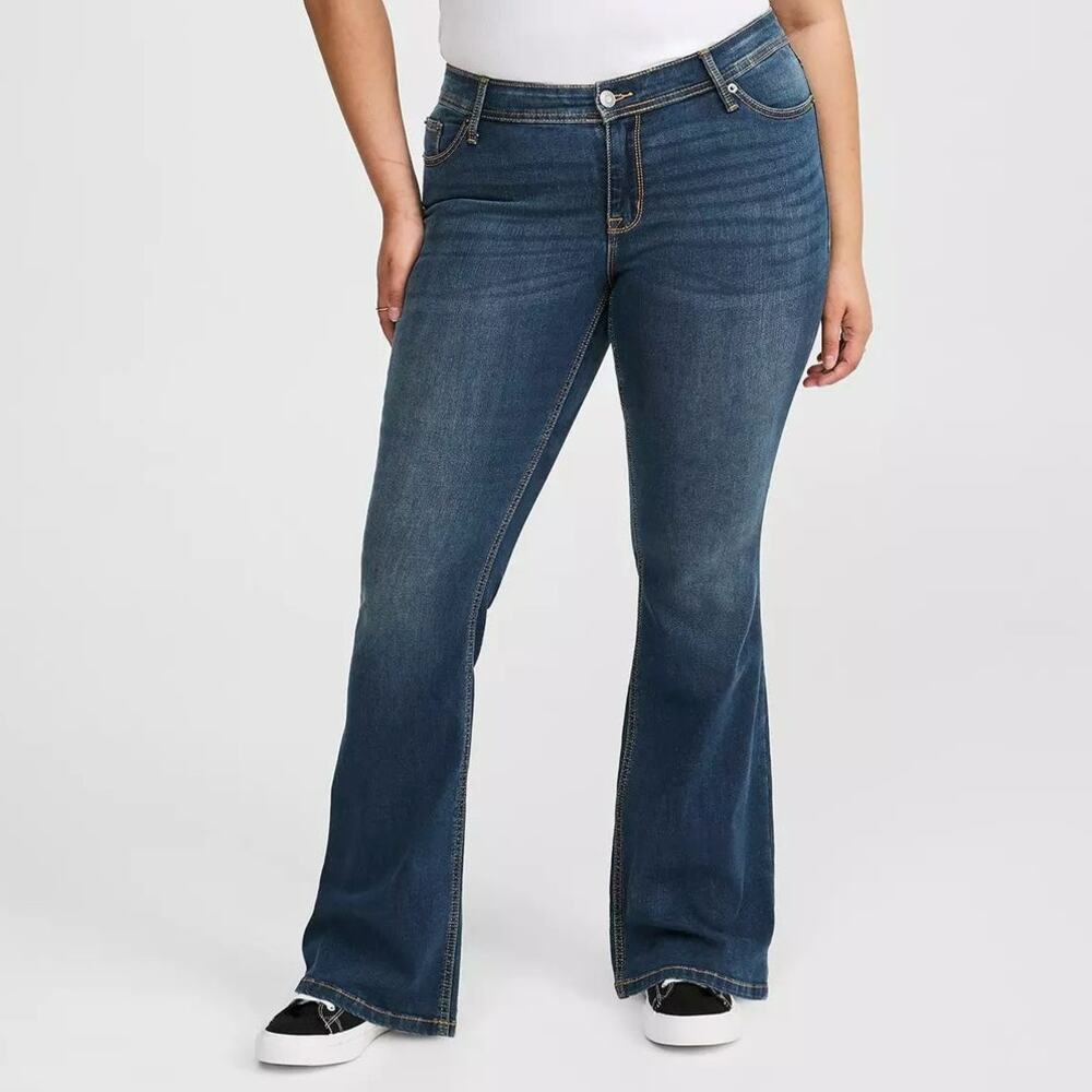 NWT Torrid Luxe Slim Boot Mid Rise Super Stretch Jeans 26